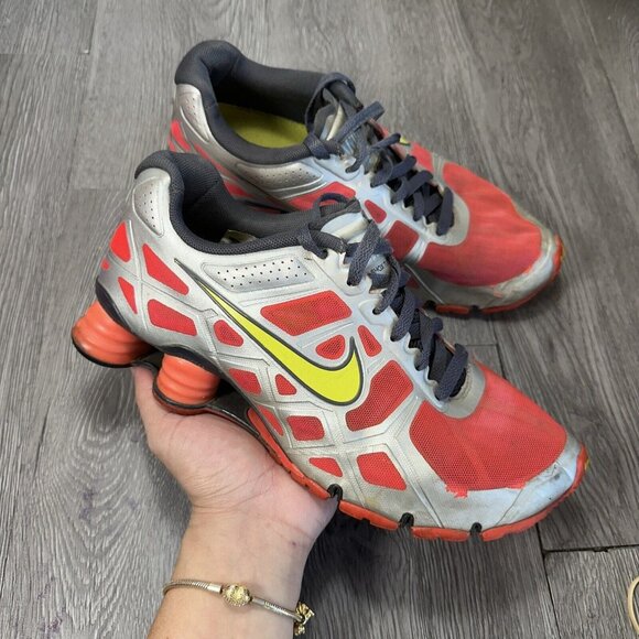 Size 10 - Nike Shox Turbo Low Red Women 454165-608 - Picture 1 of 10